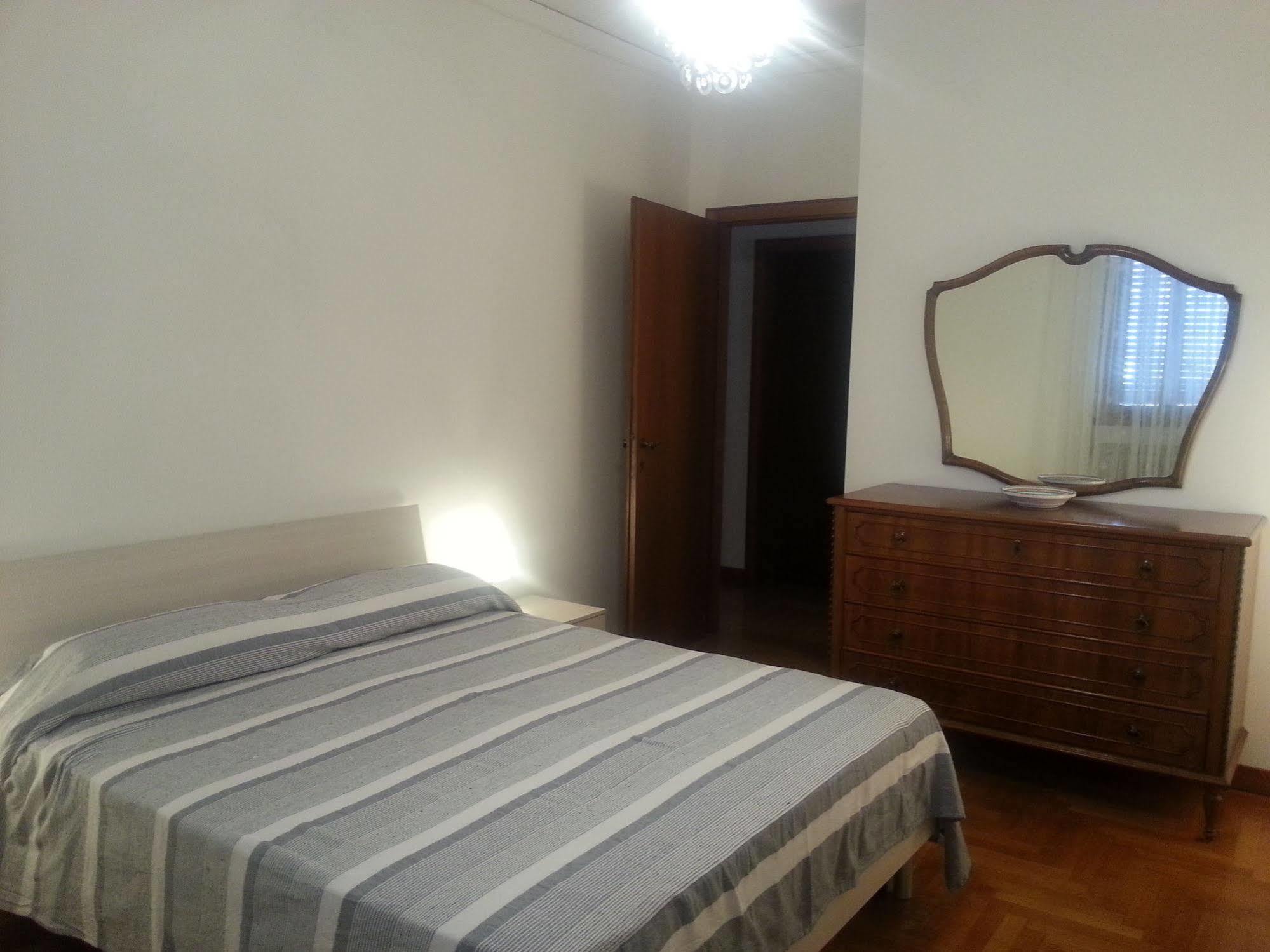 Appartamento Con 2 Camere E Garage Privato! Padova Bagian luar foto